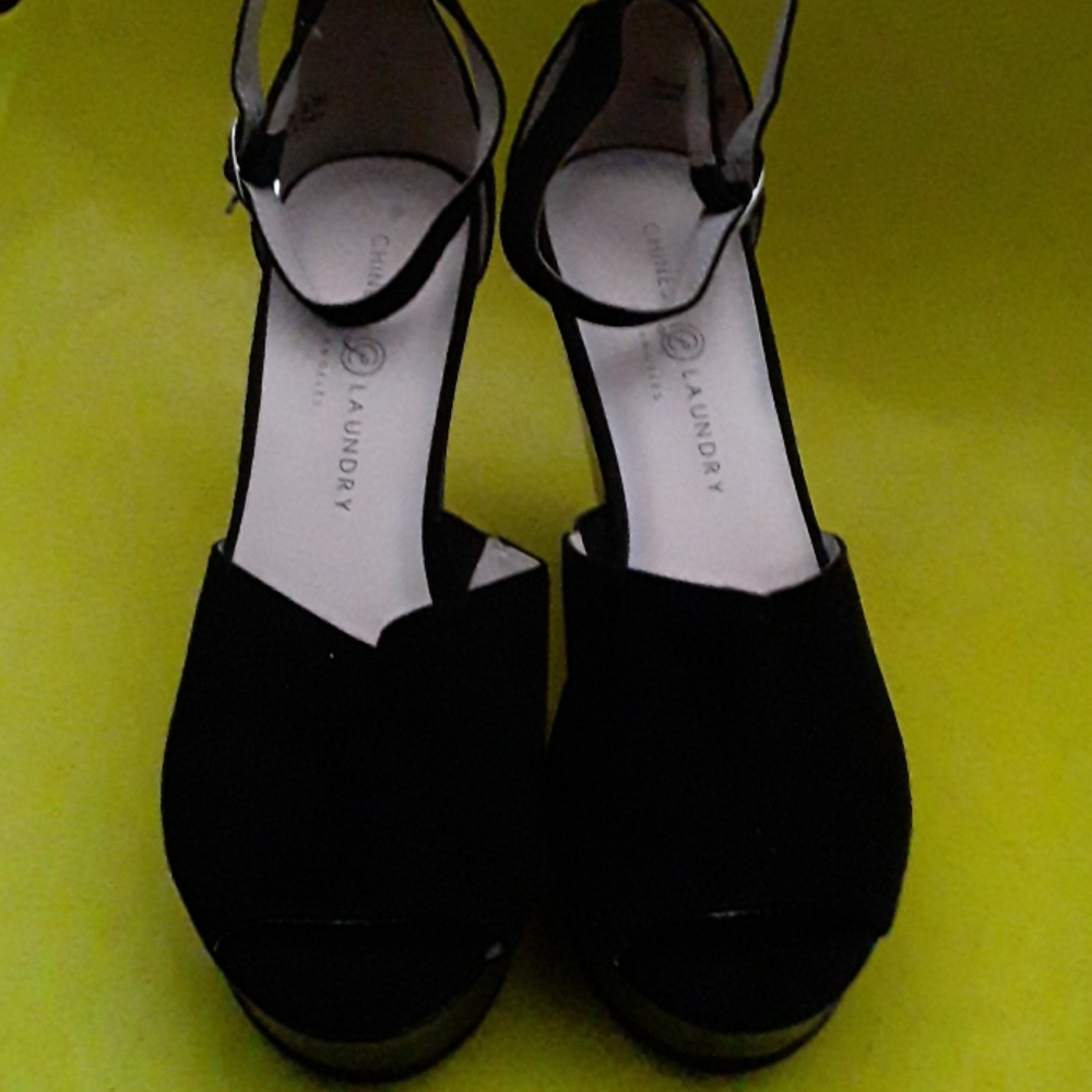 Chinese Laundry Sandal